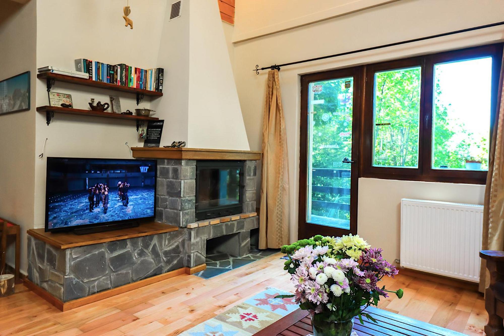 Mountain Family Chalet On Prahova Valley Comarnic Exterior foto